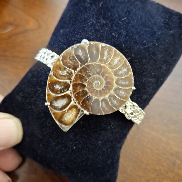 New Amonite Fossil Silver Bracelet. - Picture 9 of 13